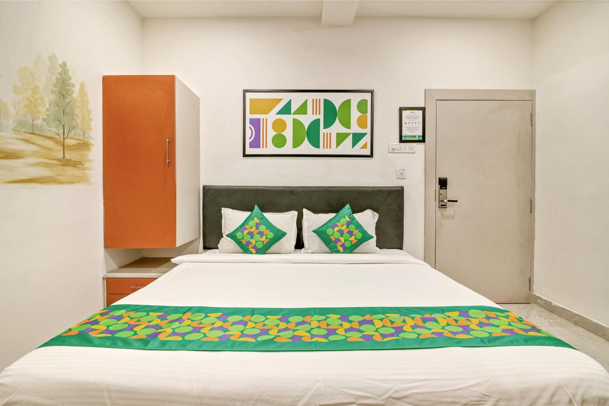 Hotel Treebo Moon Waalk à Bhubaneswar Extérieur photo