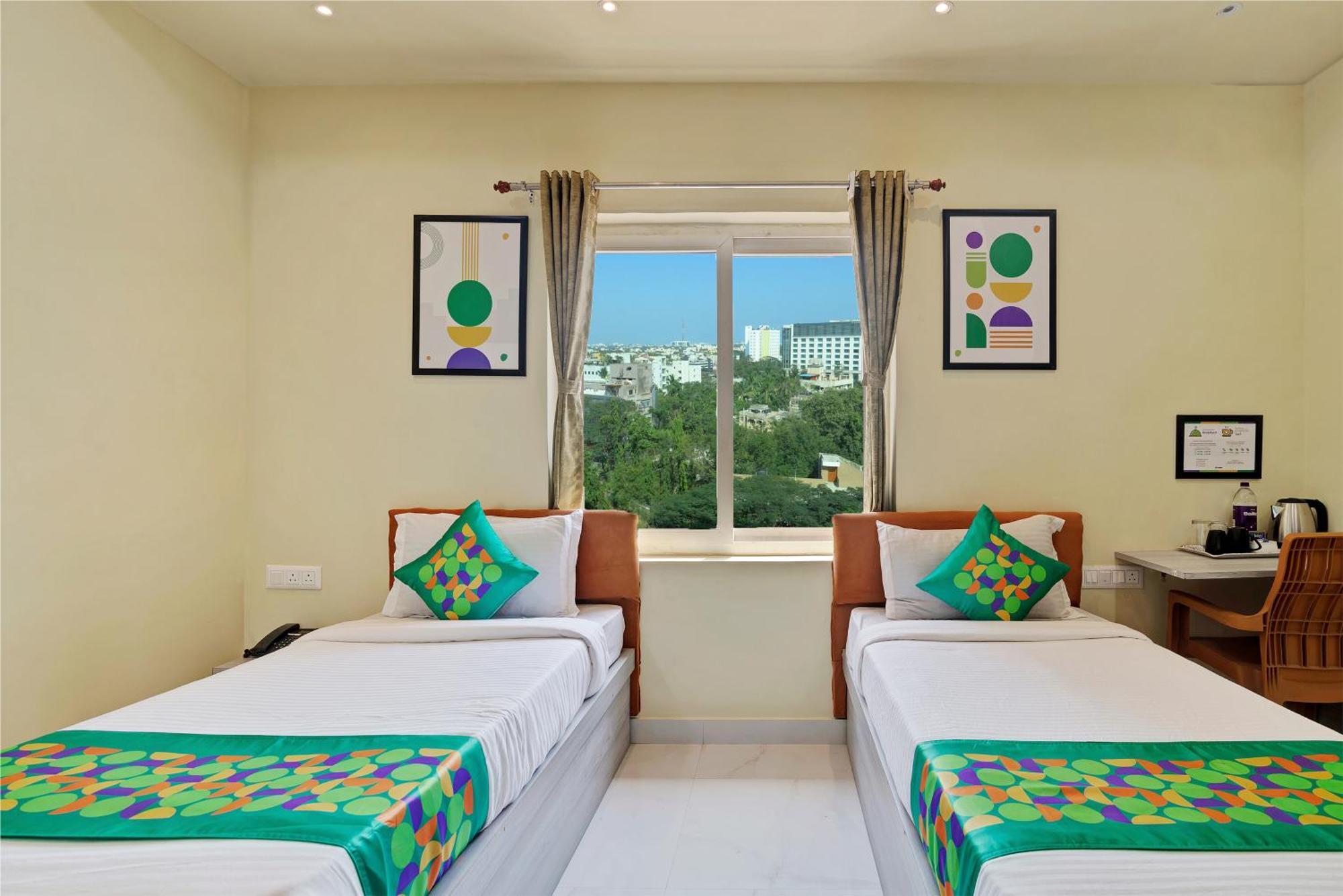 Hotel Treebo Moon Waalk à Bhubaneswar Extérieur photo