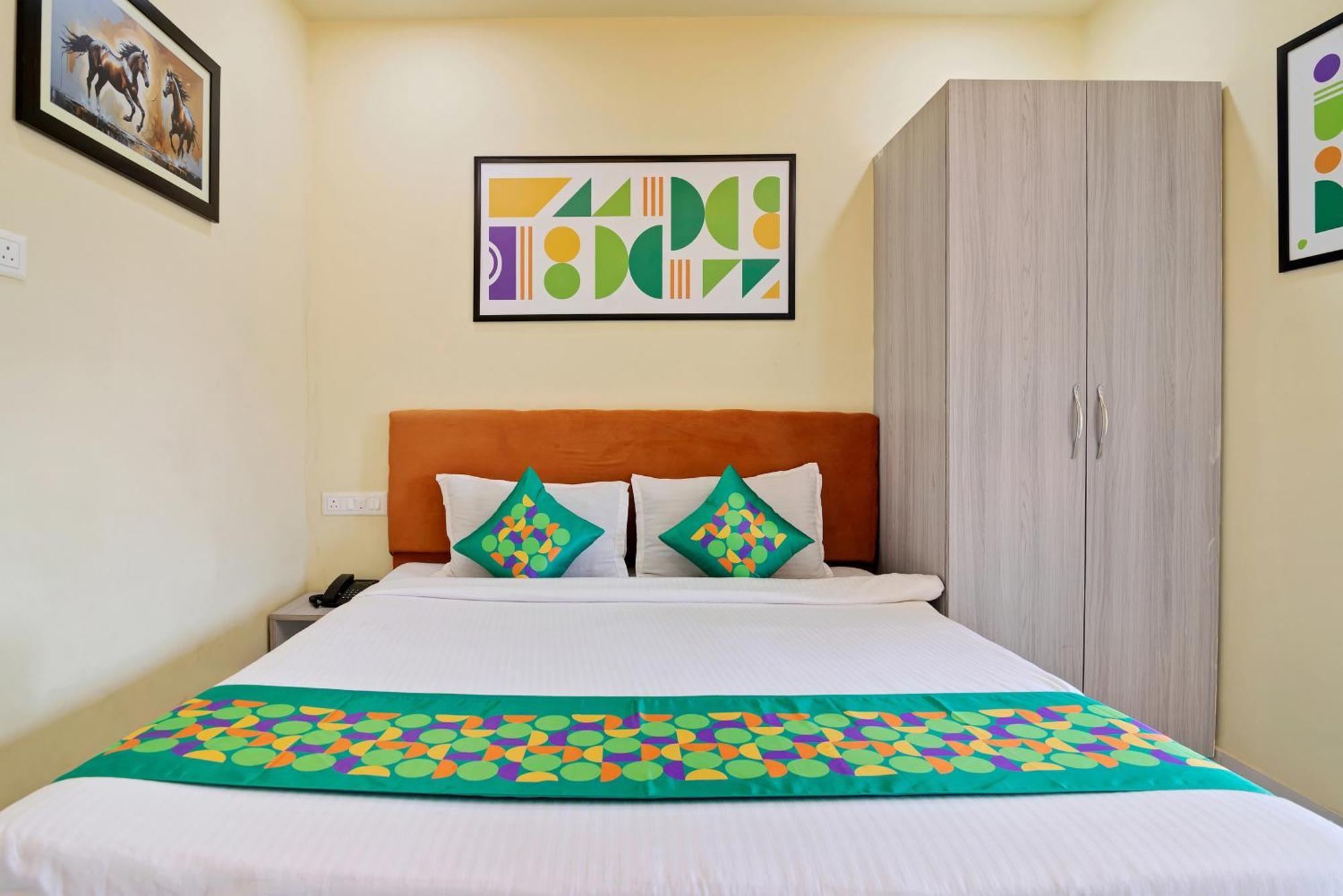 Hotel Treebo Moon Waalk à Bhubaneswar Extérieur photo